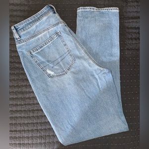 American Eagle High Wasted Mom Jeans